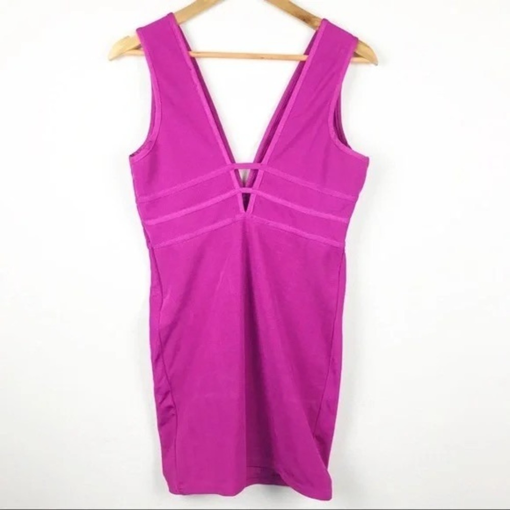 2b Bebe Womens Sparkling Grape‎ Purple Bandage V-Neck Mini Dress Black Bars L - Picture 4 of 10
